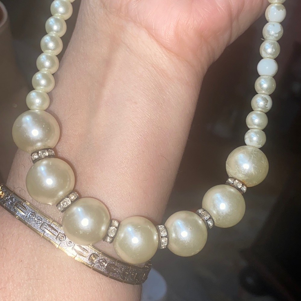 Beautiful faux pearl and rhinestone choker - Picture 1 of 4